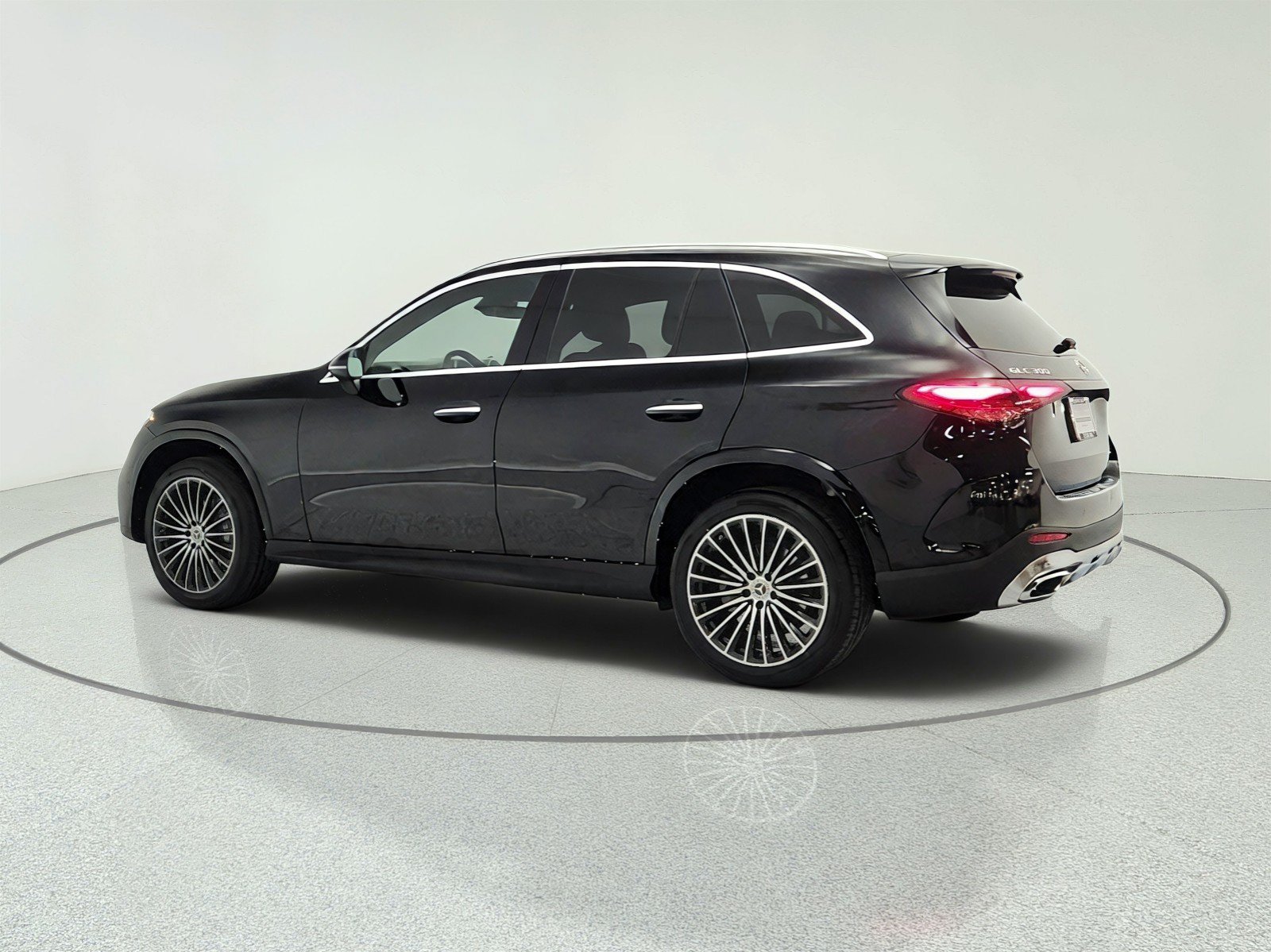 Used 2023 Mercedes-Benz GLC 300 image 7