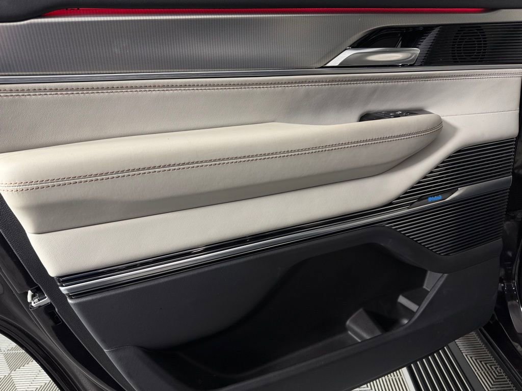 Used 2023 Jeep Grand Wagoneer Series II w/ Flexible Seating Group AWD/4WD image 32