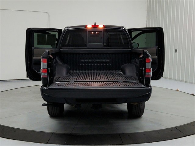 Used 2022 Nissan Frontier SV w/ Graphics Package image 14