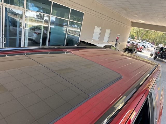 Used 2022 Chevrolet Suburban RST w/ Sport Performance Package image 12