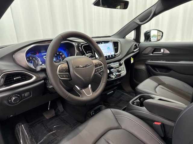 New 2026 Chrysler Voyager LX image 10