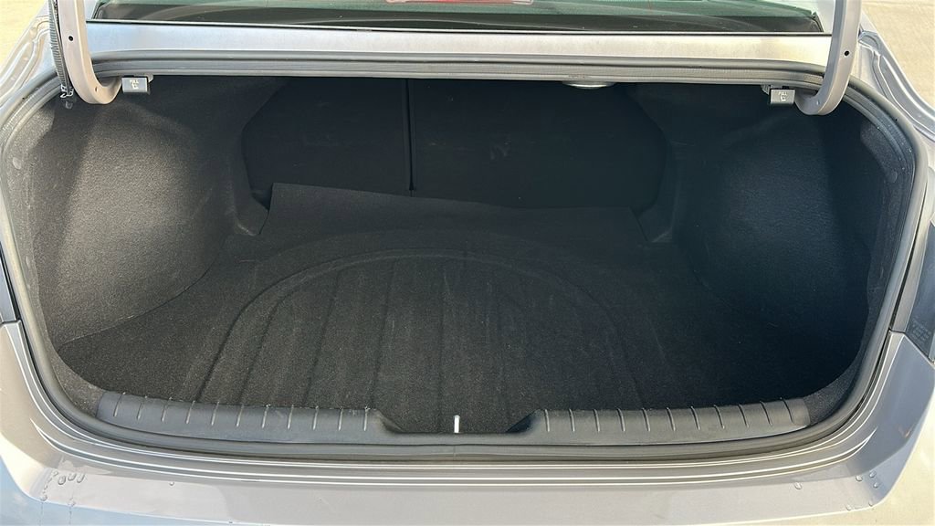 Certified 2025 Hyundai Elantra Limited image 34
