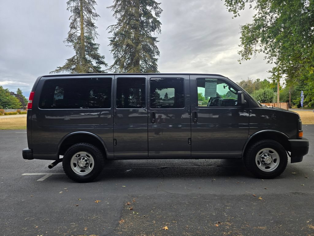 Used 2017 Chevrolet Express 2500 LS RWD image 7