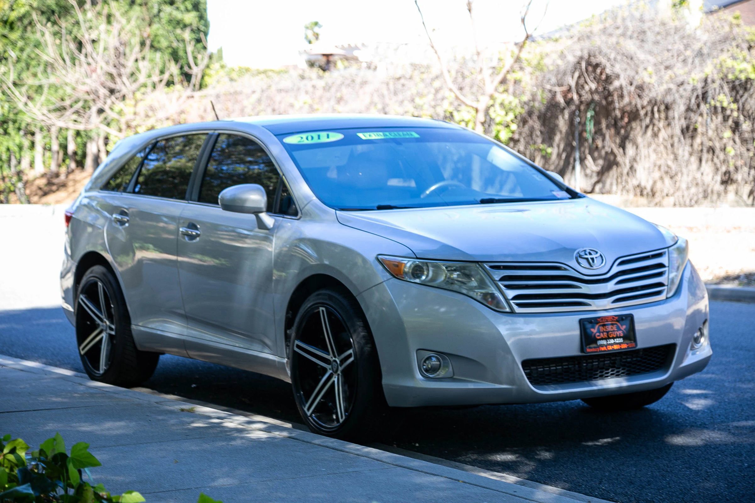 Used 2011 Toyota Venza Wagon 4D w/ Premium Pkg #2 image 3