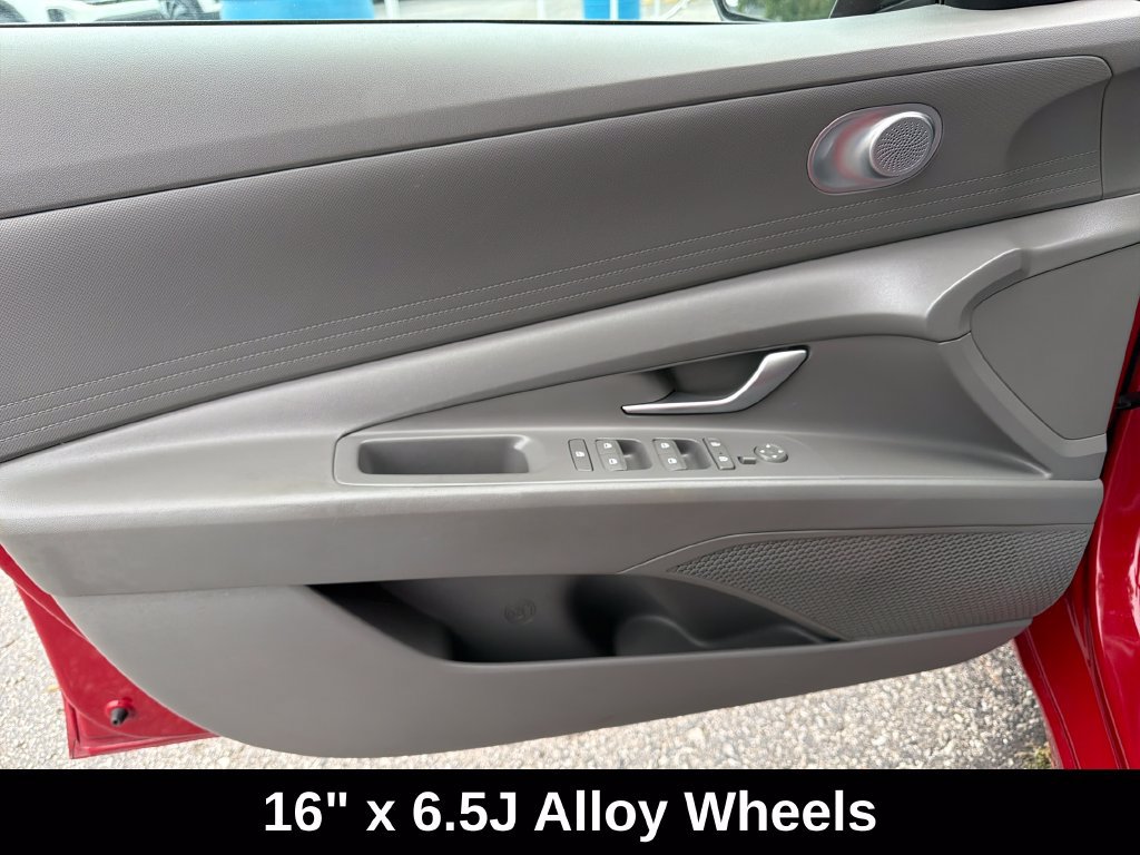 Used 2023 Hyundai Elantra SEL FWD image 12