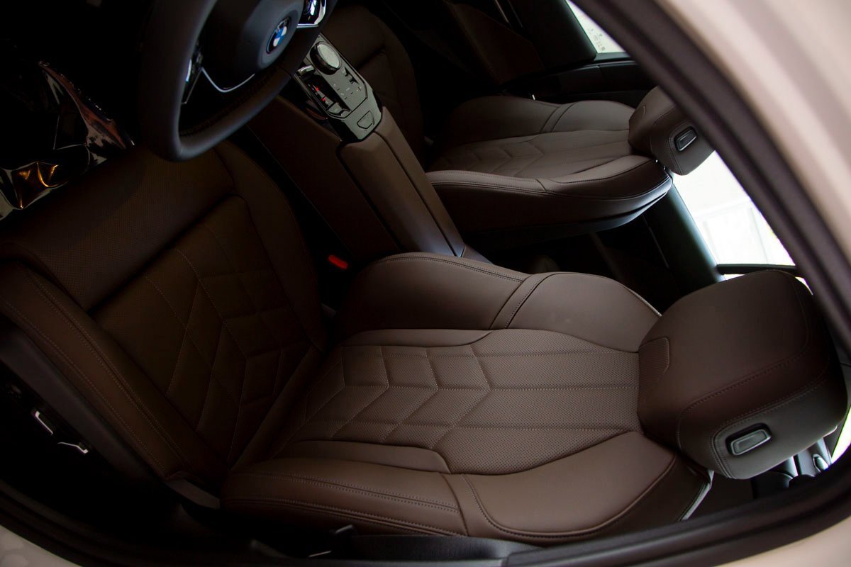 Used 2025 BMW 530i xDrive 530i xDrive w/ Premium Package image 22