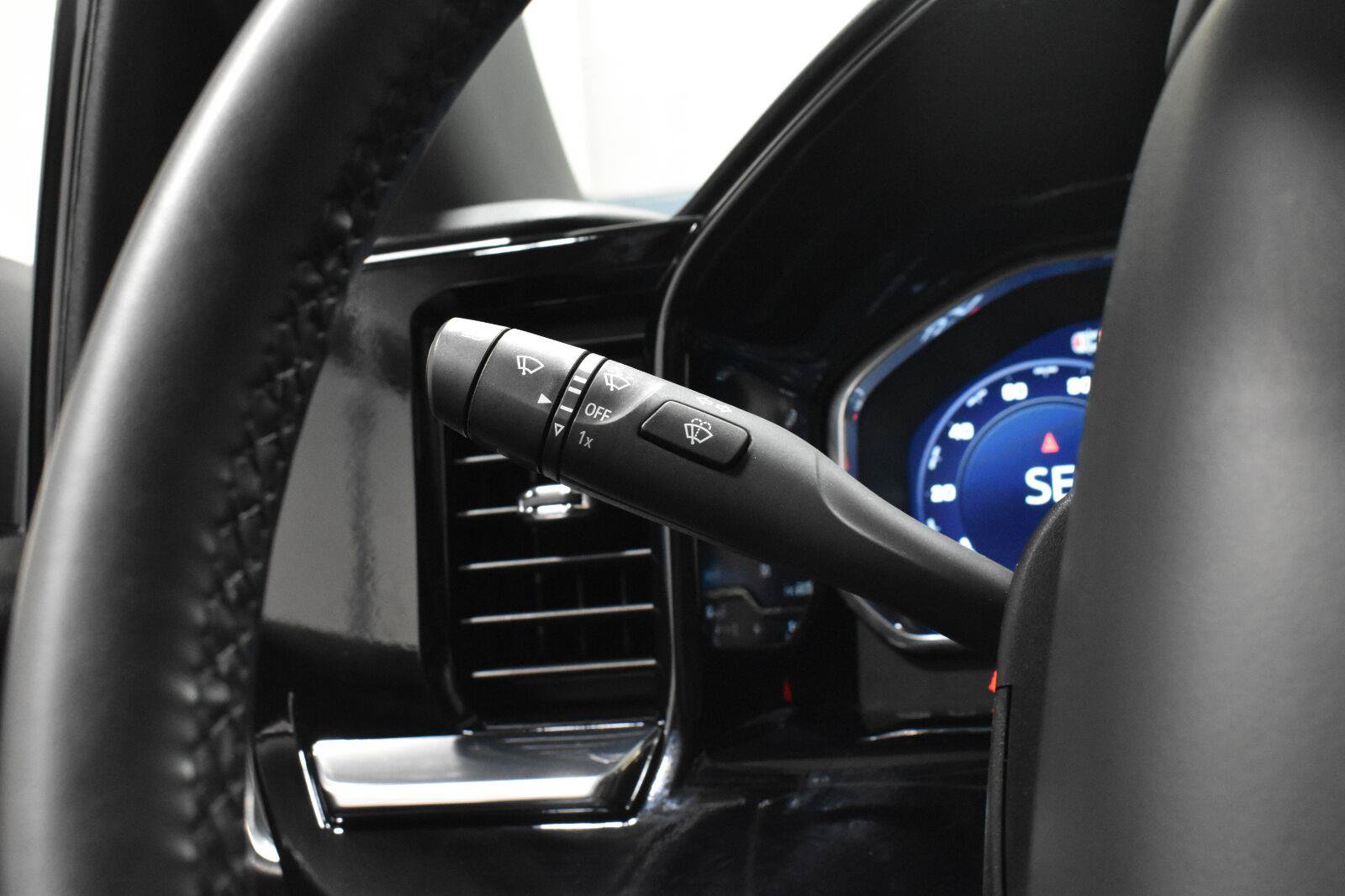 Used 2024 Chevrolet Silverado 1500 LT AWD/4WD image 11