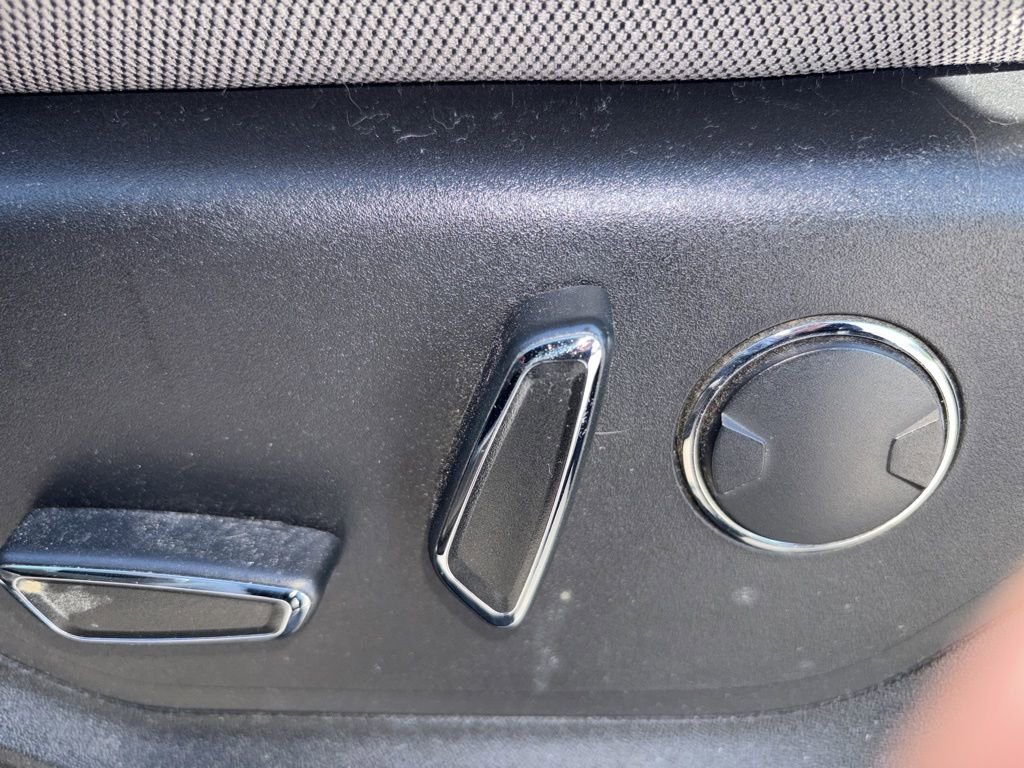 Used 2017 Ford F150 XLT w/ Equipment Group 302A Luxury image 16