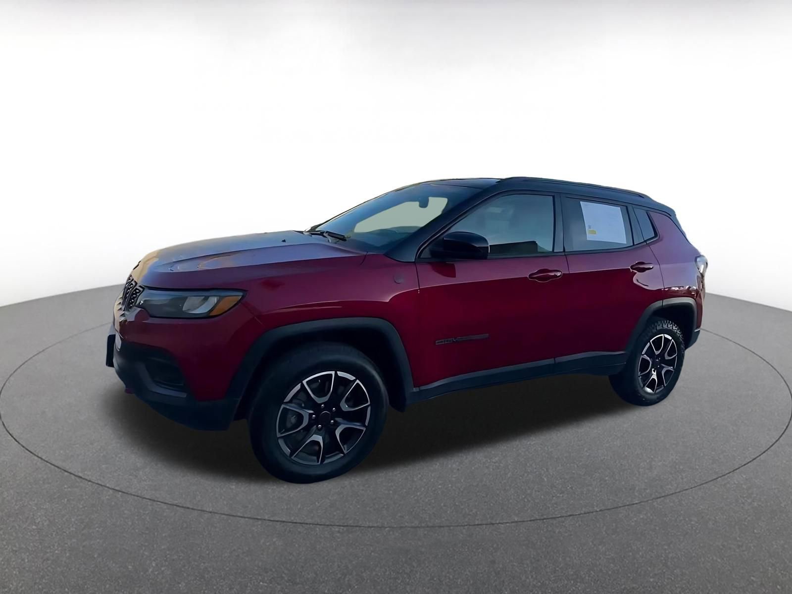 Used 2025 Jeep Compass Trailhawk AWD/4WD image 4