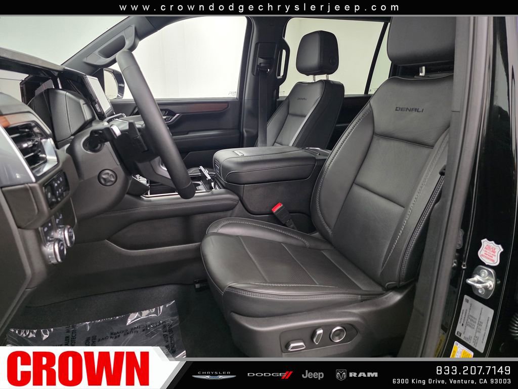 Used 2025 GMC Yukon XL Denali AWD/4WD image 28
