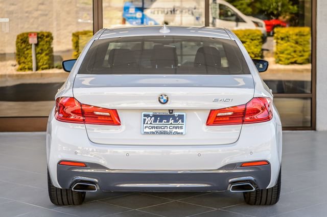 Used 2018 BMW 540i w/ M Sport Package RWD image 8