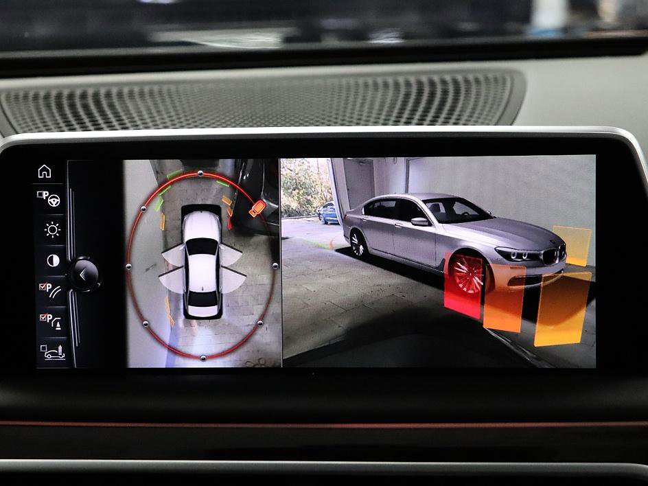 Used 2017 BMW 750i RWD image 28