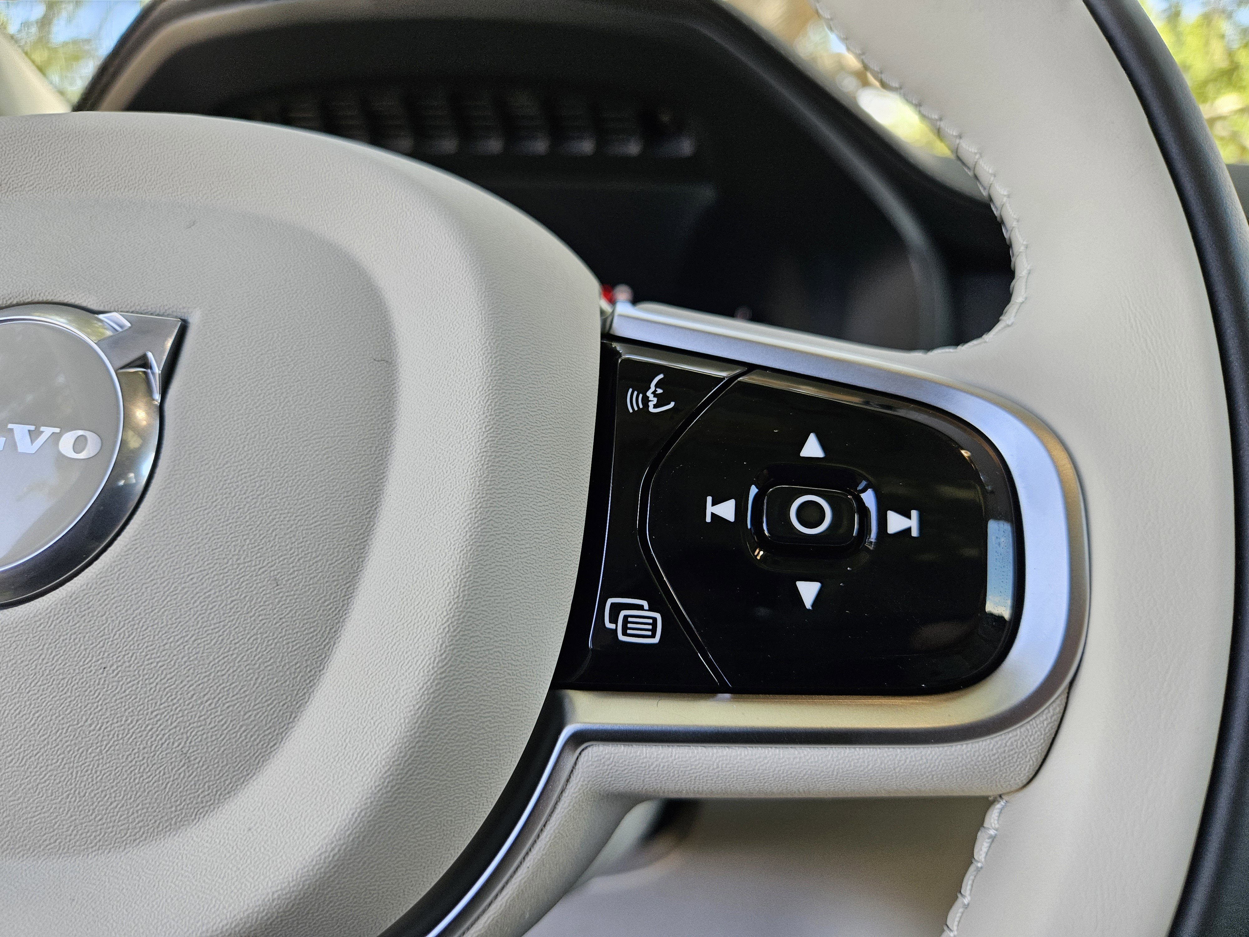 New 2026 Volvo XC90 B6 Ultra image 34