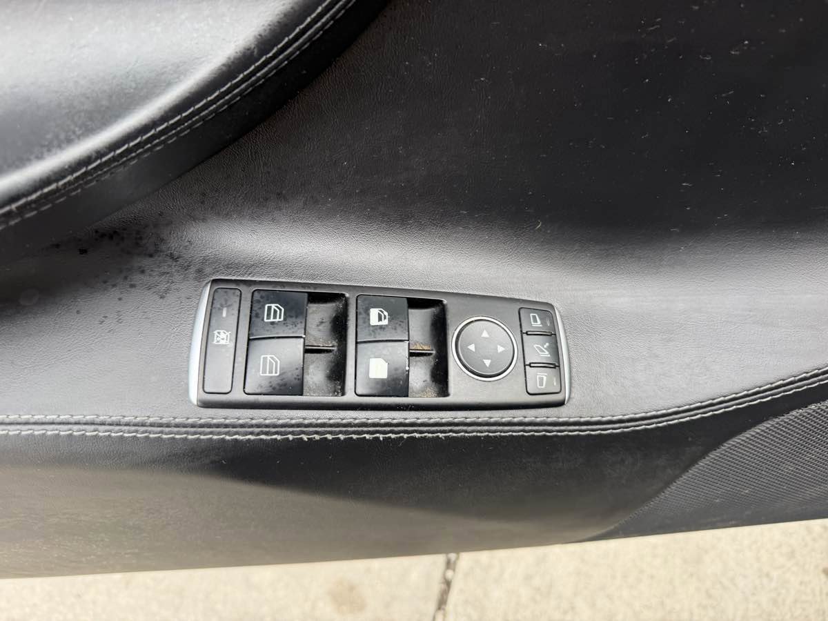 Used 2015 Tesla Model S 70D AWD/4WD image 10