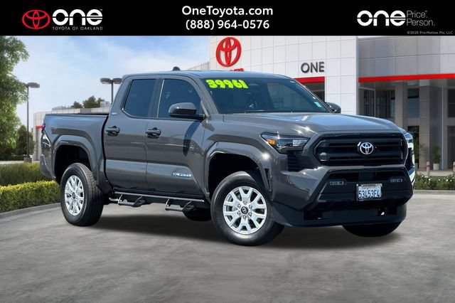 Used 2025 Toyota Tacoma SR5