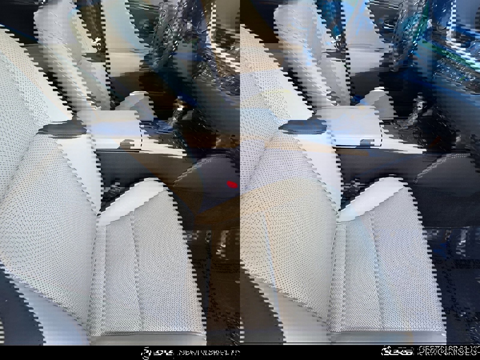 Certified 2019 Lexus ES 300h w/ Accessory Package image 33