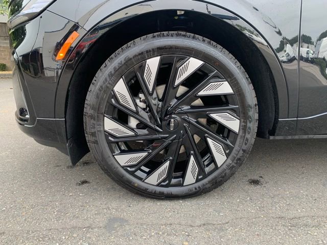 New 2025 Lincoln Nautilus Reserve image 11