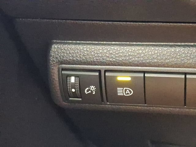 Certified 2025 Toyota Corolla LE FWD image 32