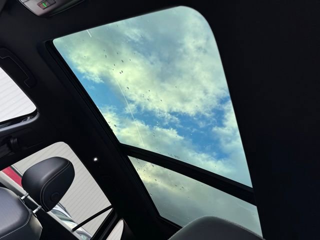 Used 2022 Volkswagen Atlas Cross Sport SEL R-Line image 7