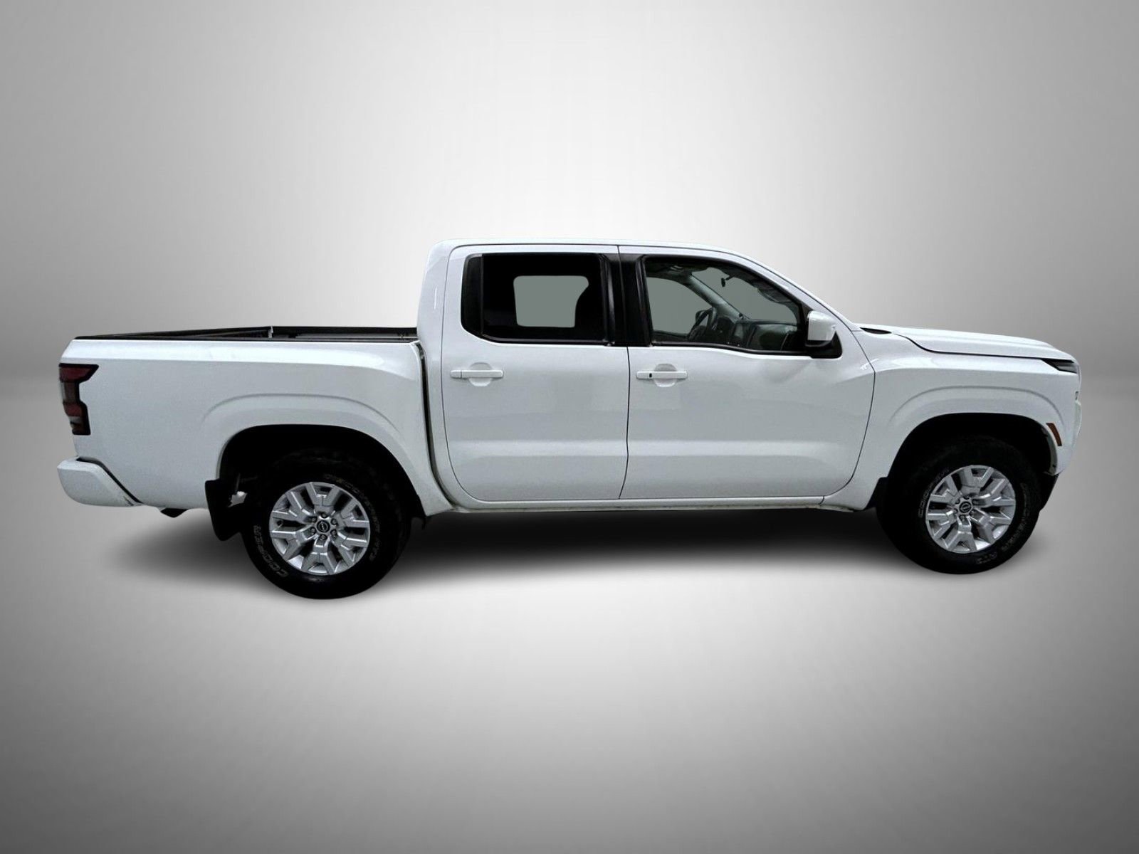 Used 2022 Nissan Frontier SV image 4