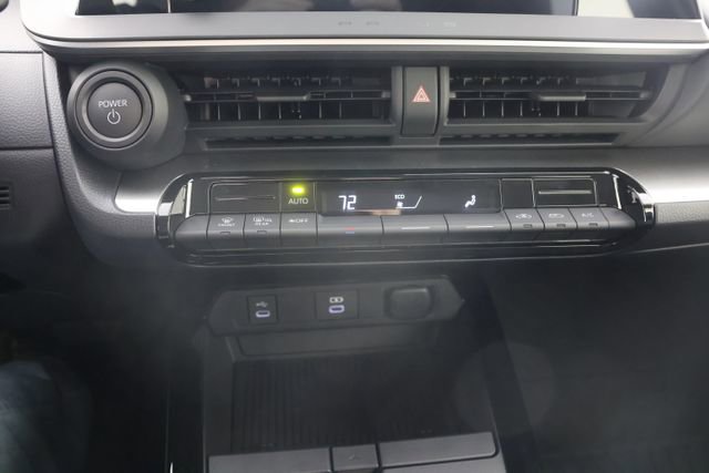 Used 2026 Toyota Prius LE AWD/4WD image 15