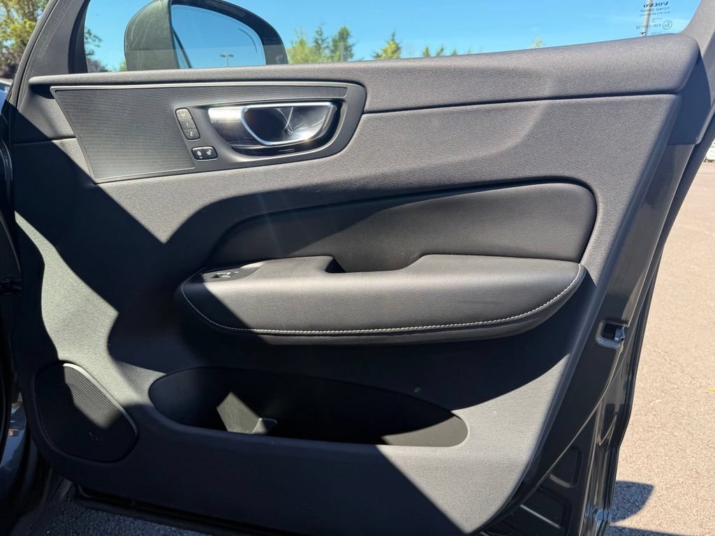 Used 2018 Volvo XC60 T5 Inscription w/ Luxury Seat Package AWD/4WD image 28