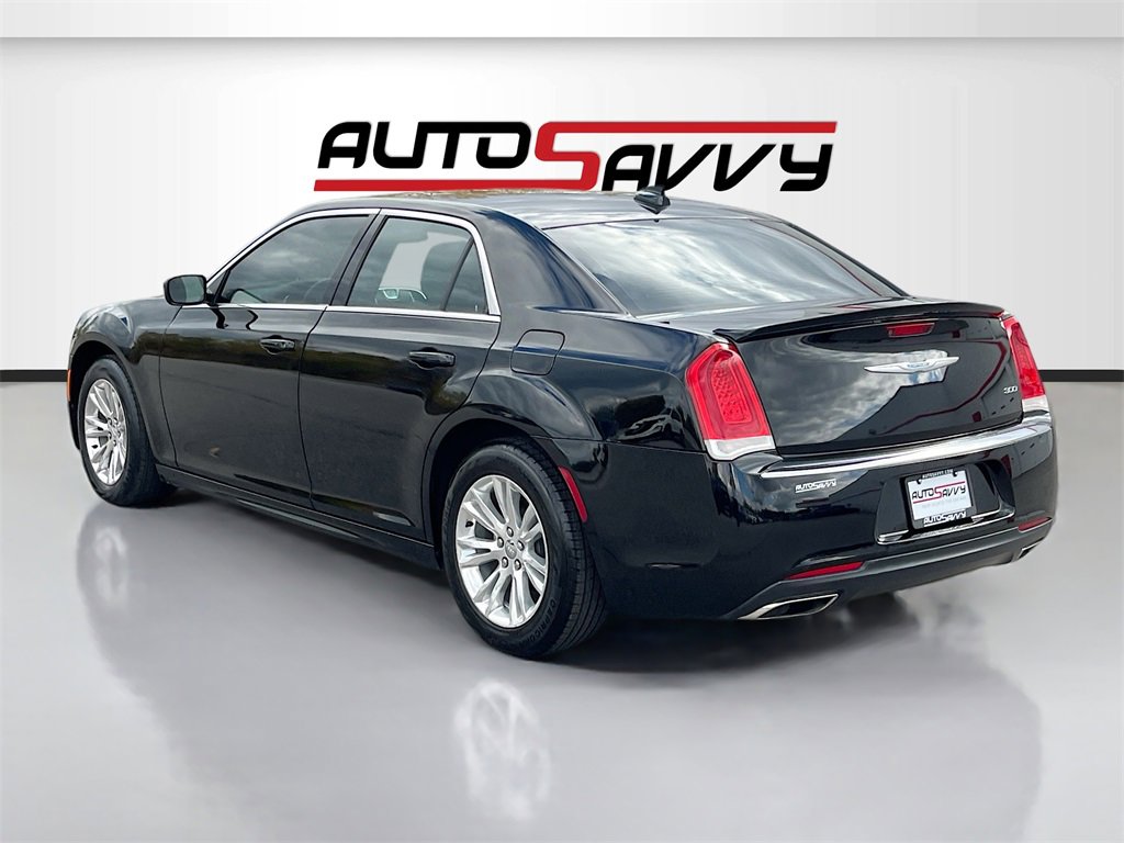 Used 2021 Chrysler 300 Touring w/ Driver Convenience Group image 5