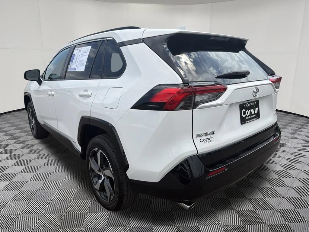 Used 2025 Toyota RAV4 SE AWD/4WD image 4