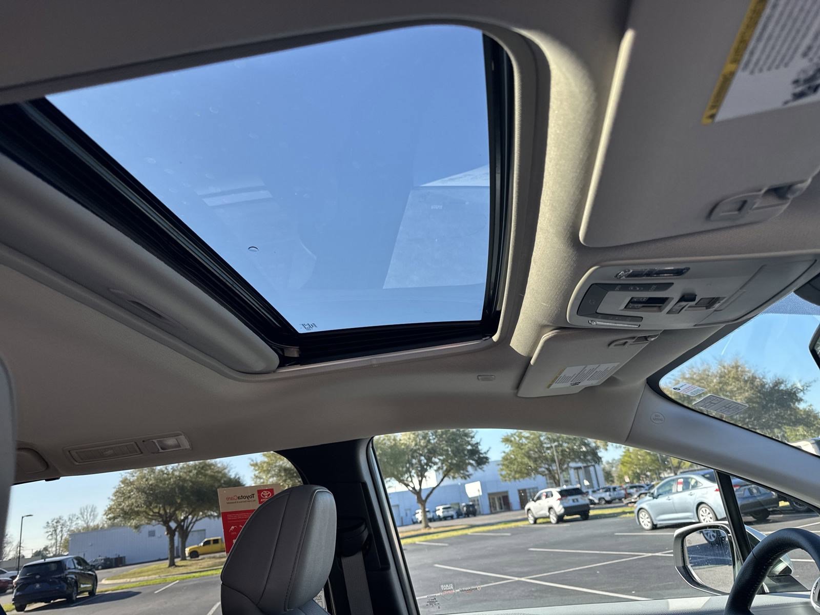 New 2025 Toyota Sienna XLE image 38