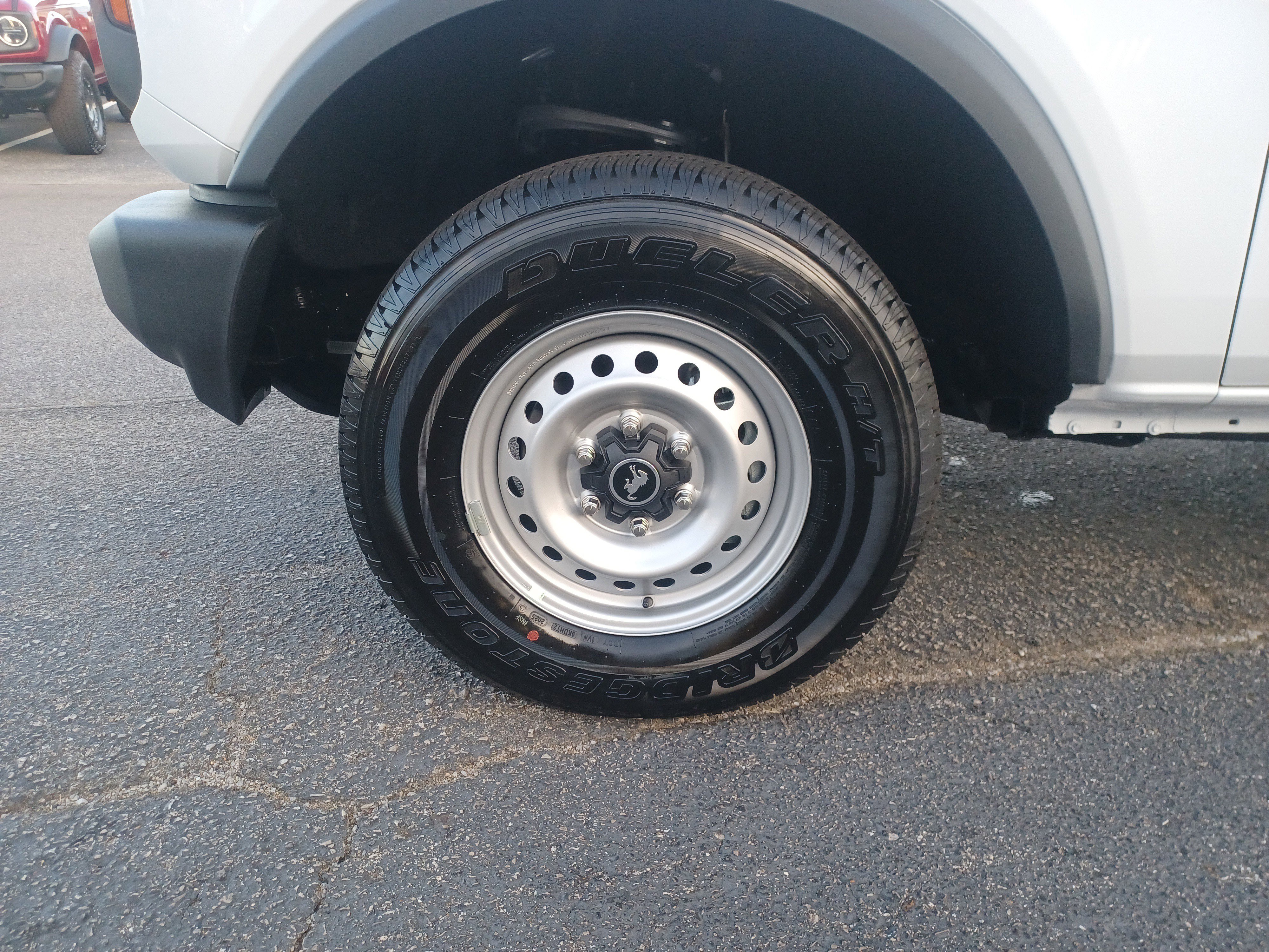 New 2025 Ford Bronco 4-Door image 7