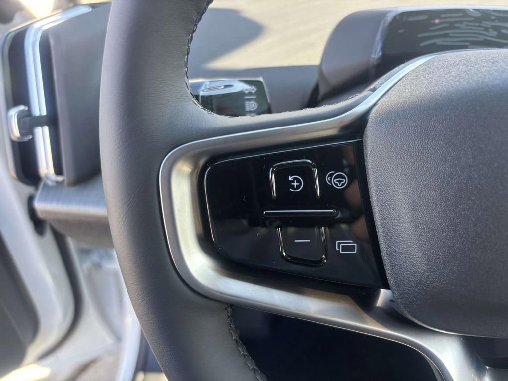 New 2025 Volvo EX30 Plus w/ Protection Package Premier image 14