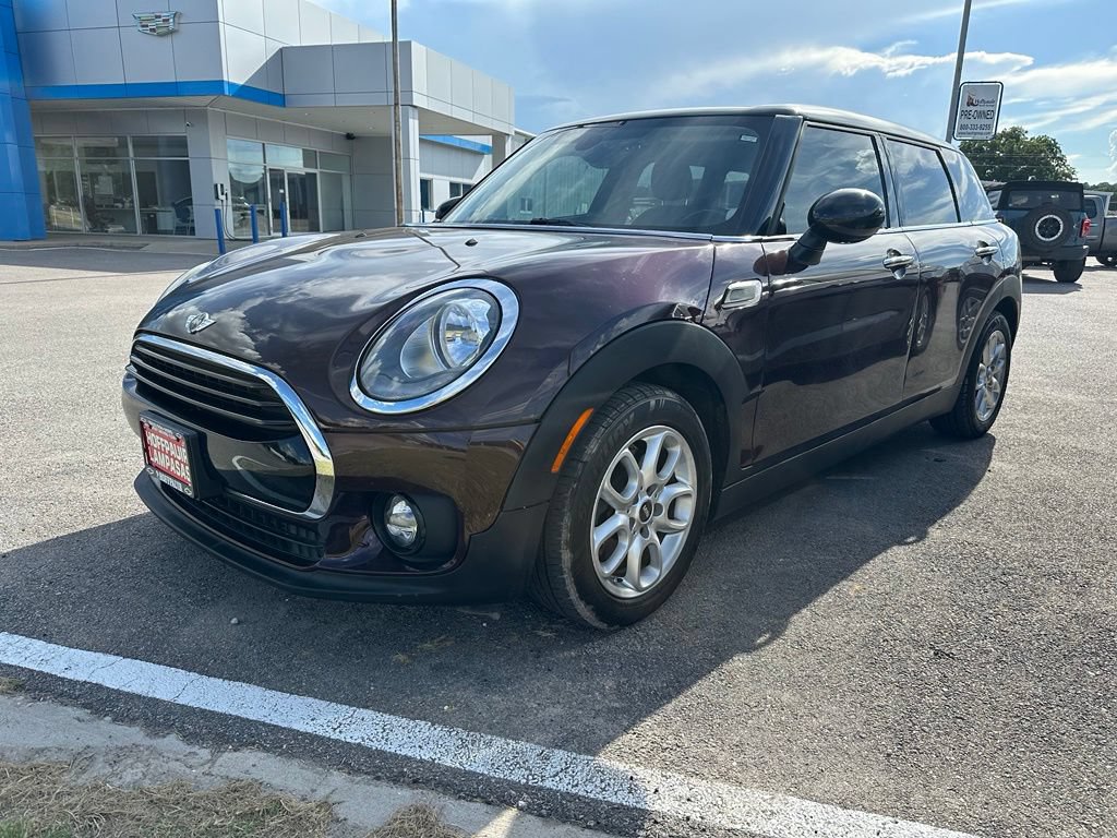 Used 2017 MINI Cooper Clubman FWD image 1
