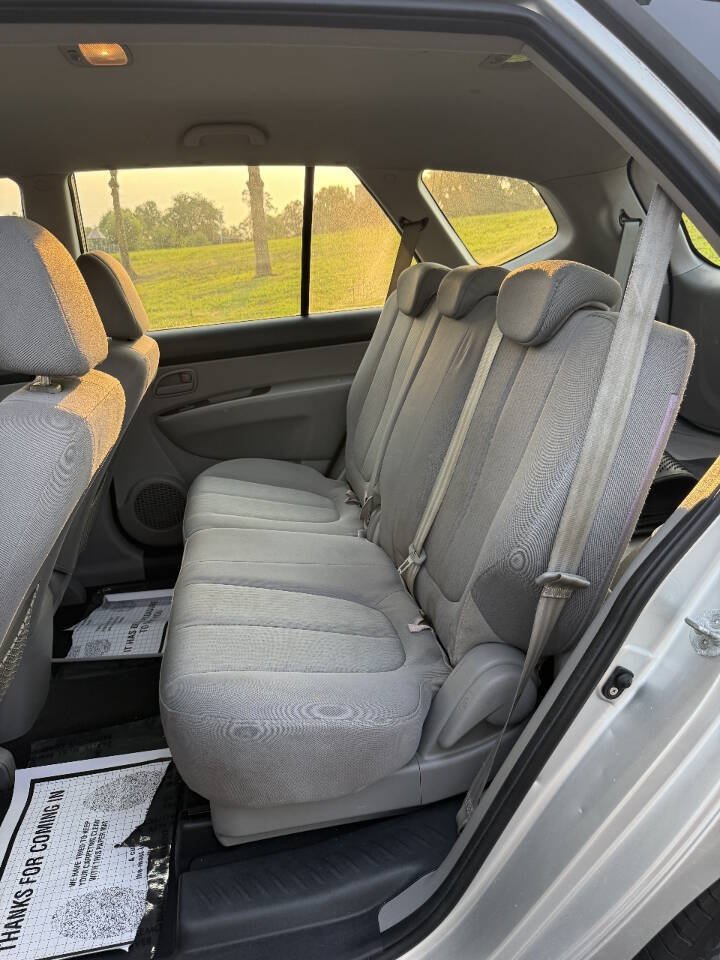 Used 2009 Kia Rondo LX FWD image 13