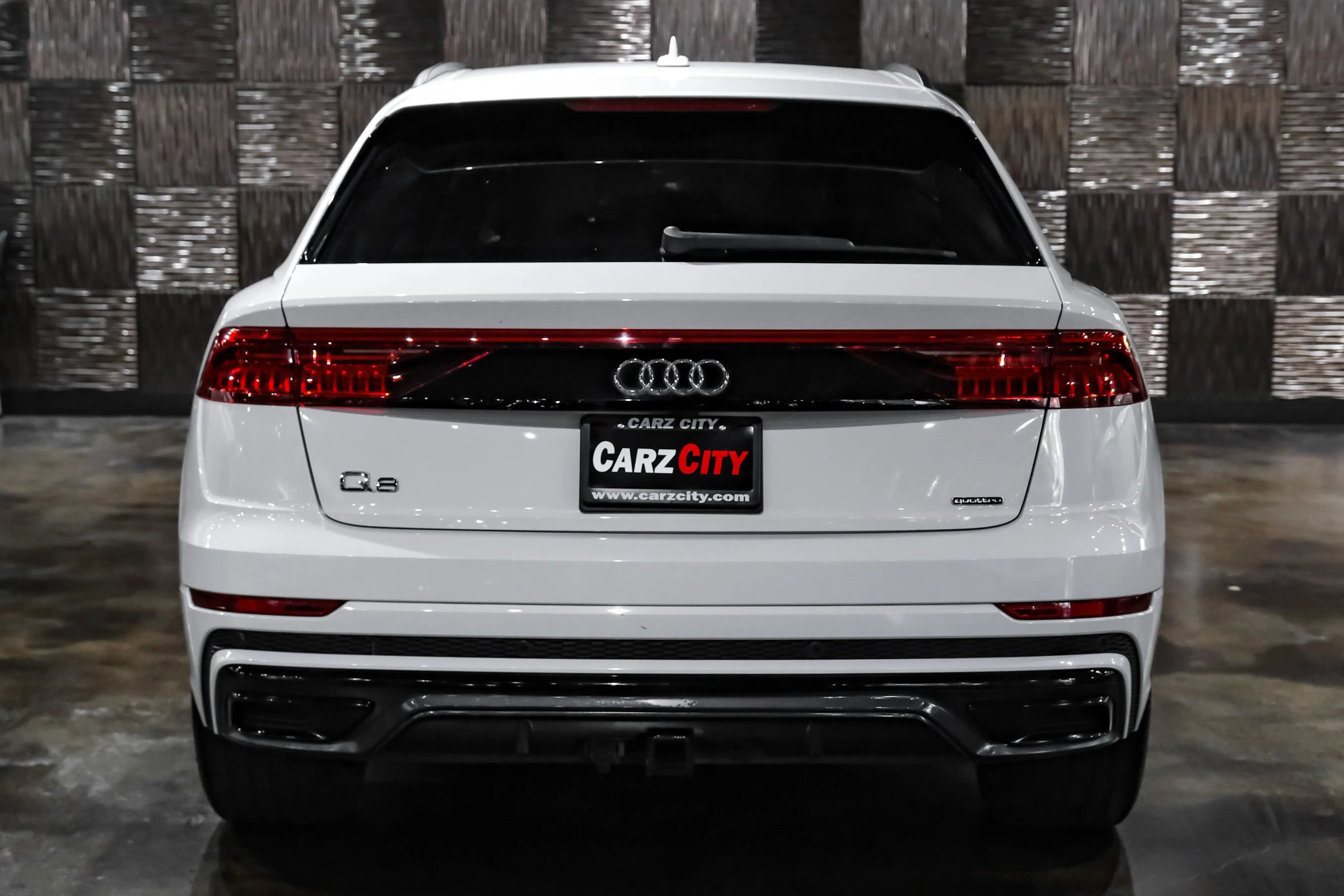 Used 2019 Audi Q8 Prestige w/ Year 1 Package AWD/4WD image 9