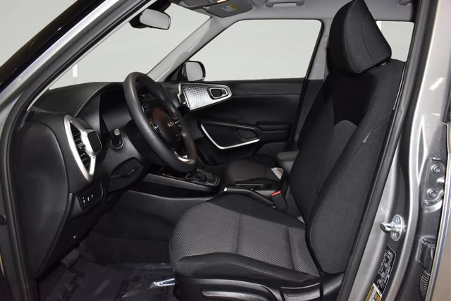 Used 2025 Kia Soul LX w/ LX Technology Package FWD image 27