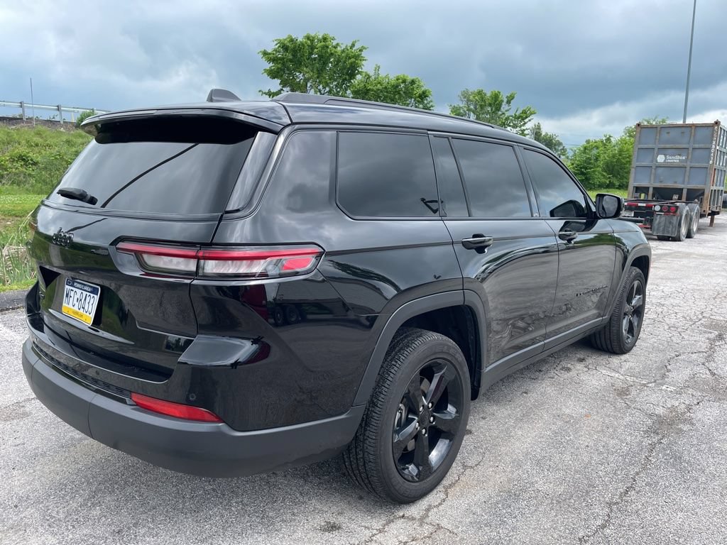 Used 2023 Jeep Grand Cherokee L Laredo AWD/4WD image 6