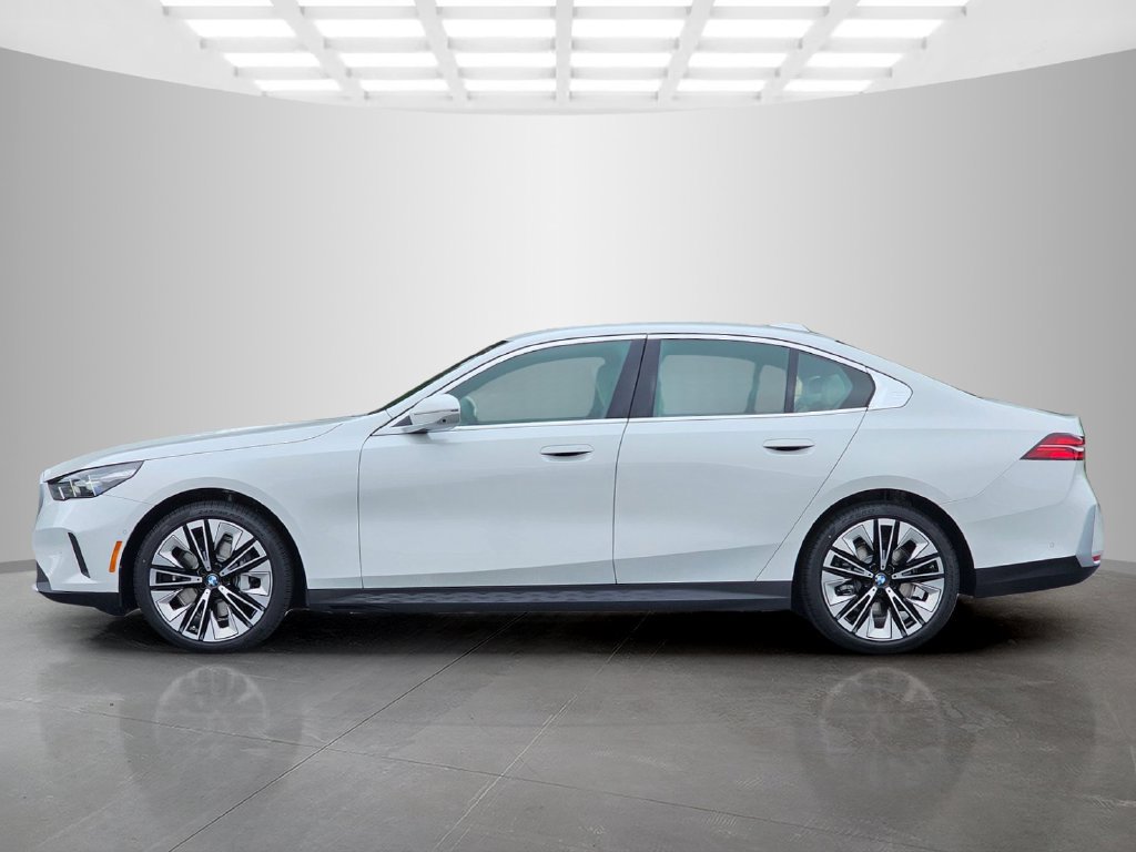 New 2027 BMW 530i w/ Convenience Package RWD image 3