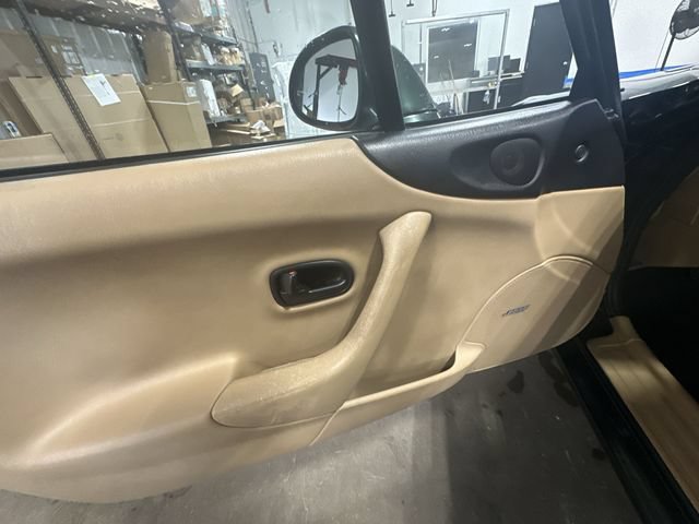 Used 1999 MAZDA MX-5 Miata RWD image 19