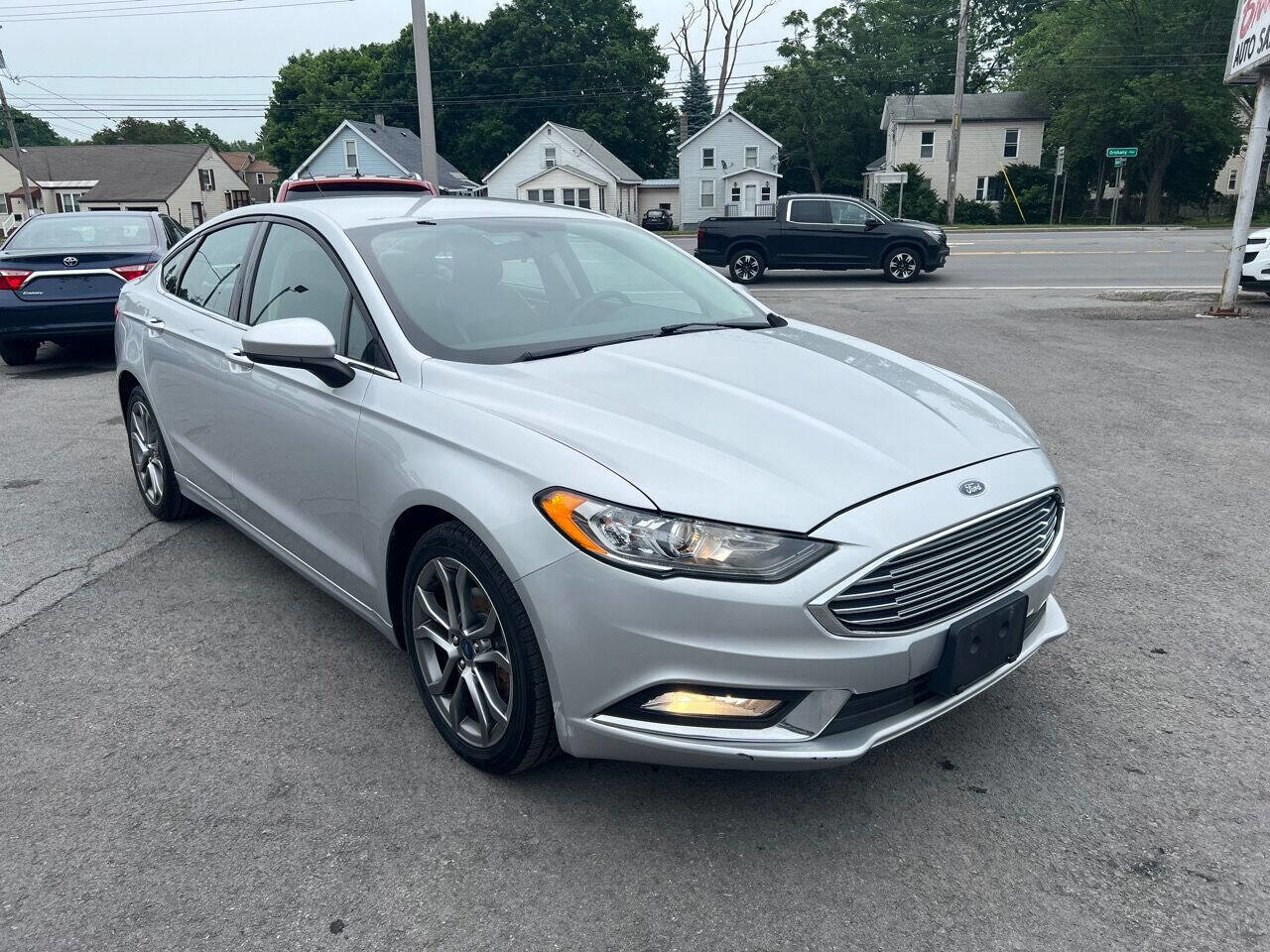 Used 2017 Ford Fusion SE w/ Equipment Group 201A image 7