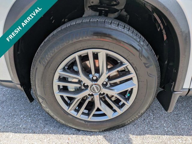 Used 2024 Nissan Rogue S image 11