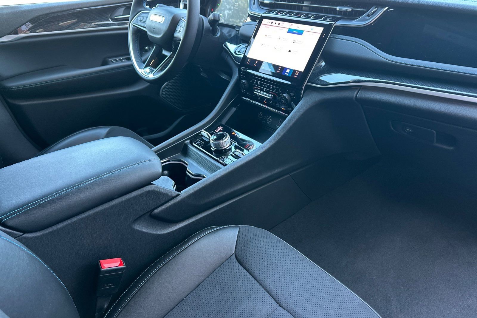 New 2023 Jeep Grand Cherokee Trailhawk w/ Advanced Protech Group II image 15