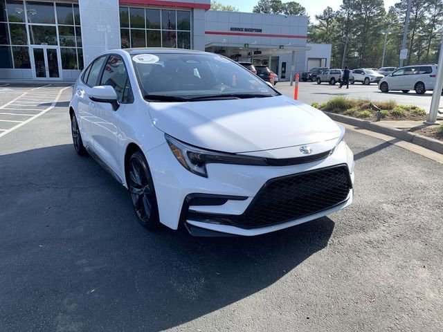 Used 2025 Toyota Corolla SE image 2