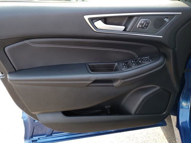 Used 2024 Ford Edge Titanium image 18