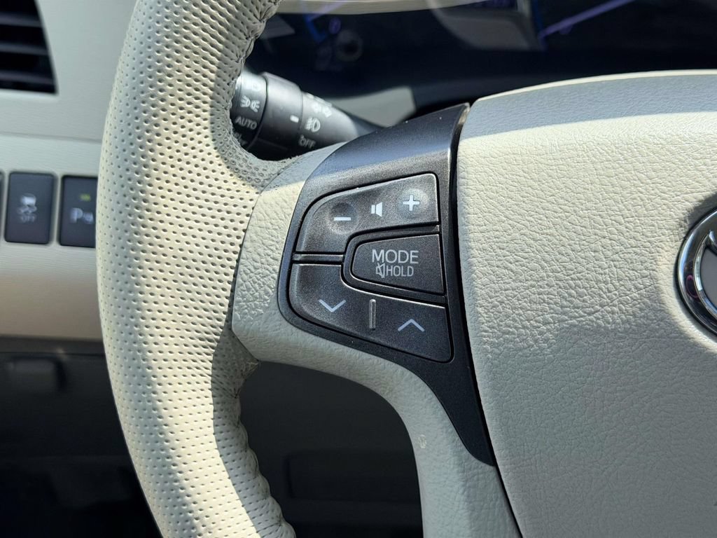 Used 2013 Toyota Sienna XLE FWD image 9