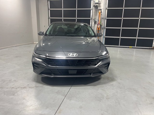 Certified 2025 Hyundai Elantra Limited image 2