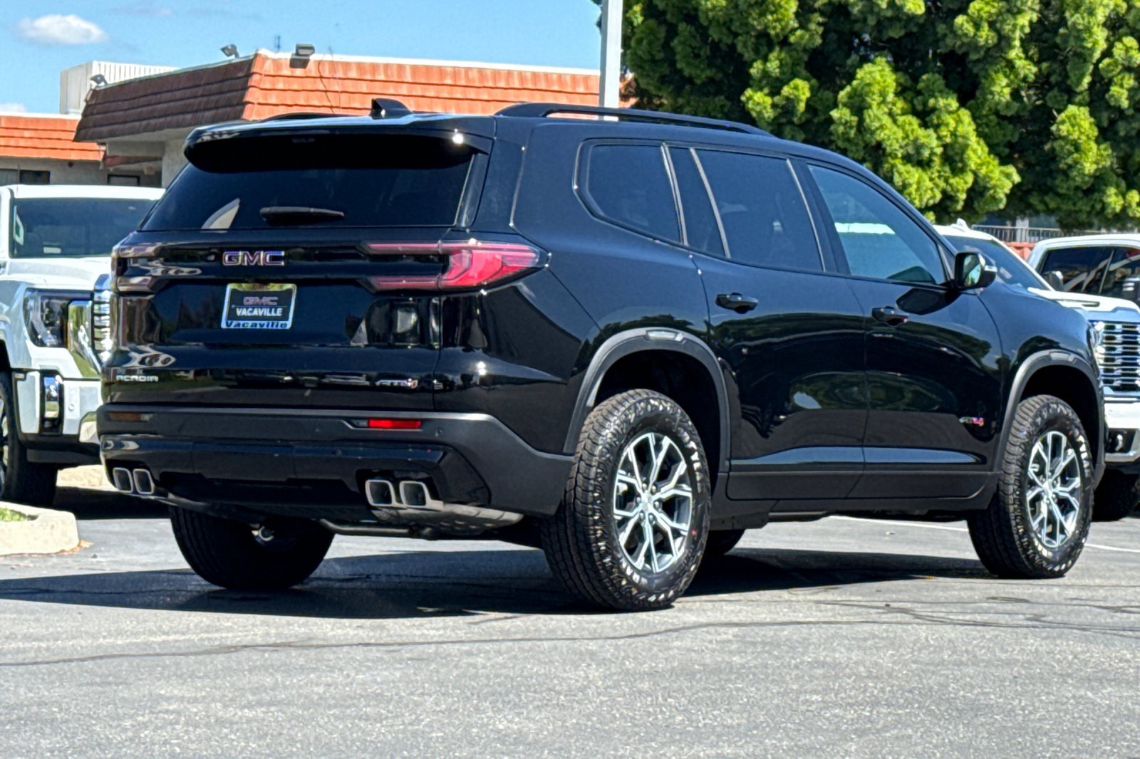 New 2026 GMC Acadia AT4 w/ LPO, Floor Liner Package AWD/4WD image 5