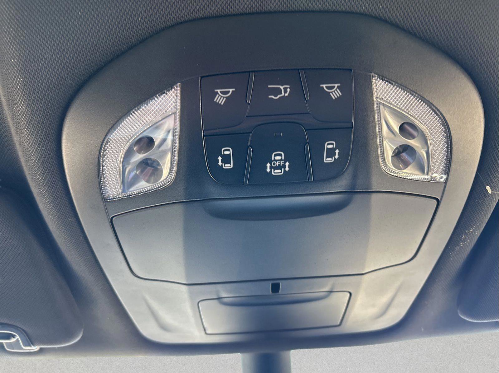 New 2026 Chrysler Voyager LX image 21