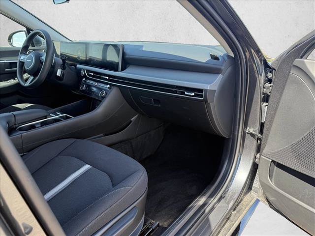 Used 2025 Hyundai Sonata SEL FWD image 12