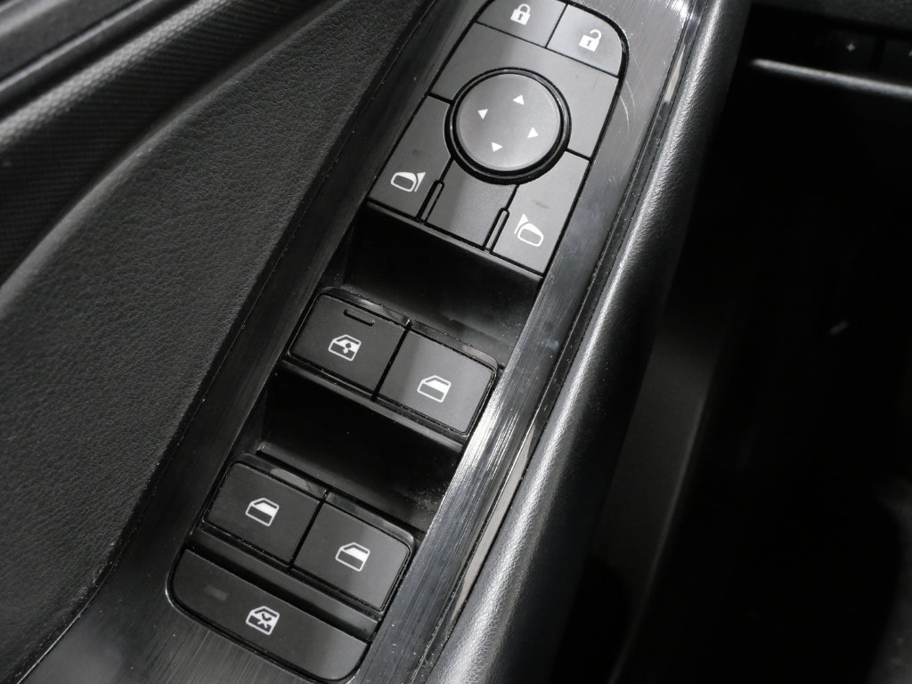 Used 2024 Nissan Rogue S FWD image 13