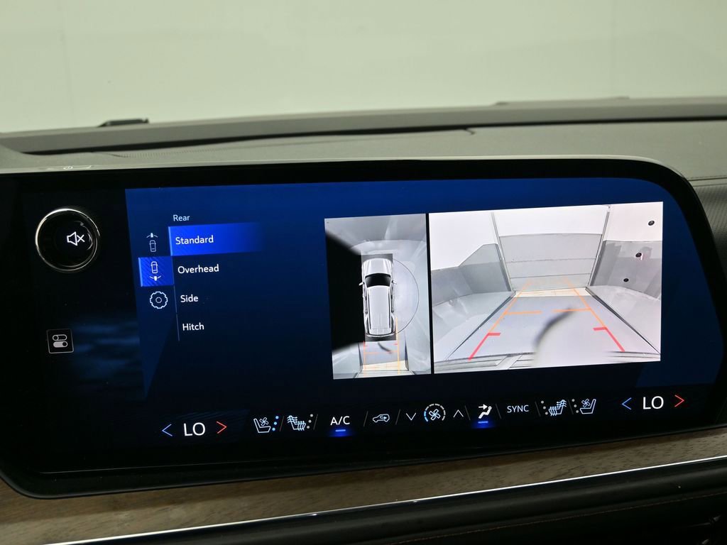 Used 2025 Chevrolet Tahoe High Country image 11